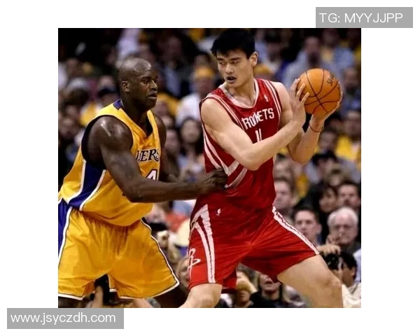 姚明在赛场上的感人瞬间展现了体育精神与人性光辉的完美结合