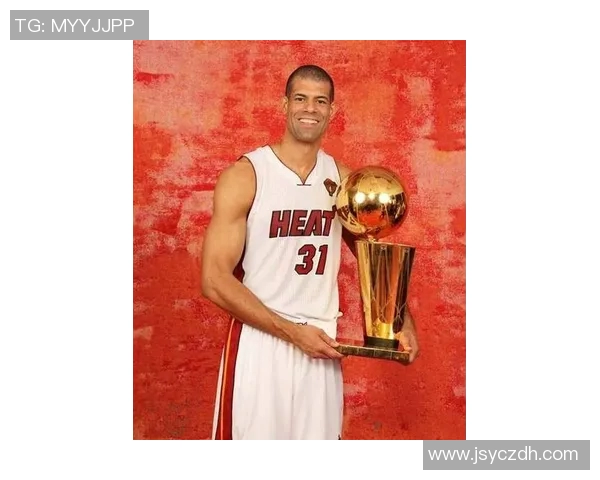 姚明巴蒂尔海耶斯三位篮球巨星的传奇故事与辉煌成就回顾