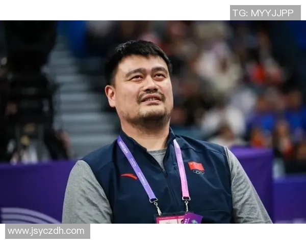 姚明的幽默风采:从篮球场到生活中的搞笑瞬间 姚明的幽默风采:从篮球场到生活中的搞笑瞬间