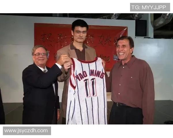 姚明父亲身高揭秘背后的篮球遗传基因与家庭影响分析