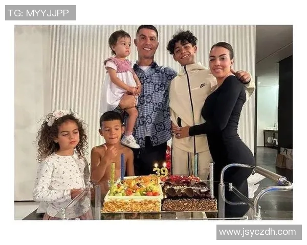 足球明星C罗女儿的名字揭晓背后的故事与意义
