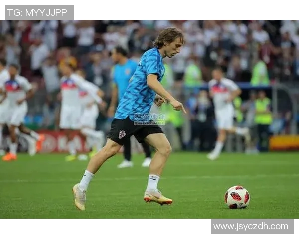 足球明星驾驭豪华载具高清图片欣赏尽显风采与魅力 足球明星驾驭豪华载具高清图片欣赏尽显风采与魅力